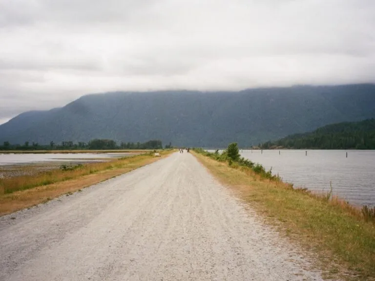 Cele mai frumoase destinații pentru road trip-uri Photo Open road