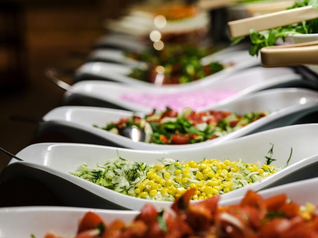 Salate delicioase cu fructe și brânză de capră Photo salads