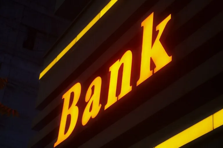 Photo relationship with your bank