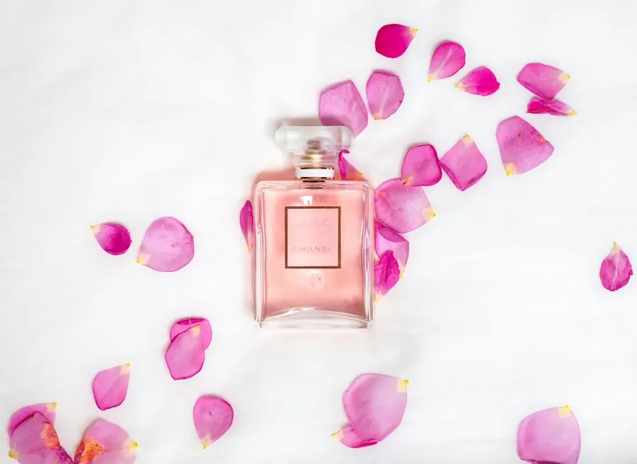 Photo choosing perfume guide